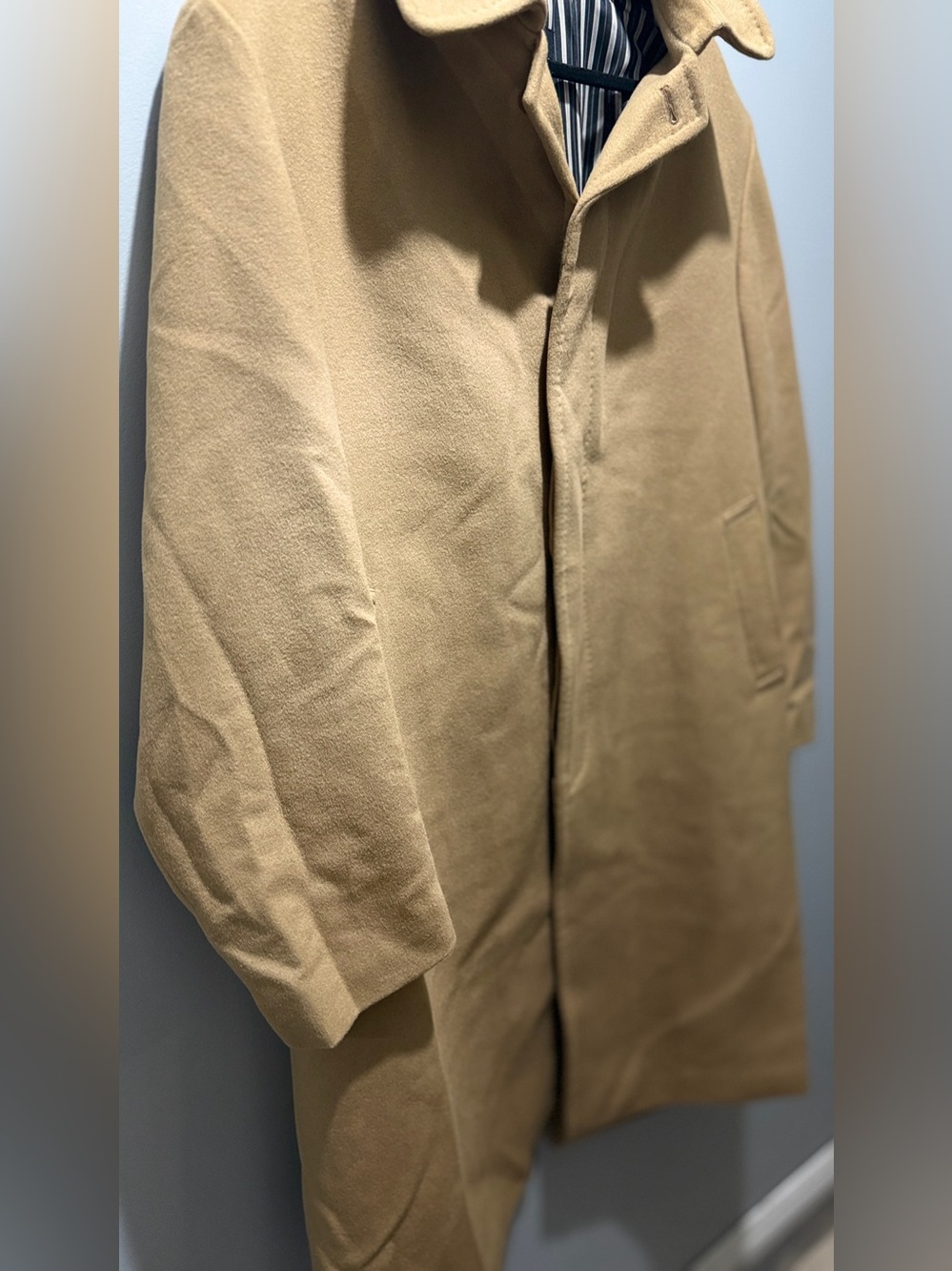 Jones New York Men's Camel Wool/Cashmere Overcoat - Vintage Tailored Coat - Picture 4 of 10